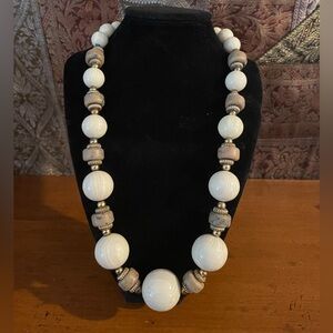 Beautiful Vintage Cream & Nuetral Graduated Beaded Necklace 21 in  ~ Pre-loved